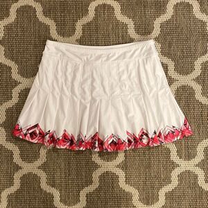Lucky in love white tennis skirt with geometric trim, size large